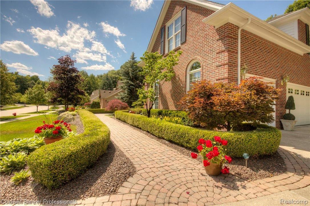 25561 Arcadia Drive Novi, MI 48374 - Photo 44 of 46 ARCADIA JG WALK USE PHOTOGRAPHER.JPG