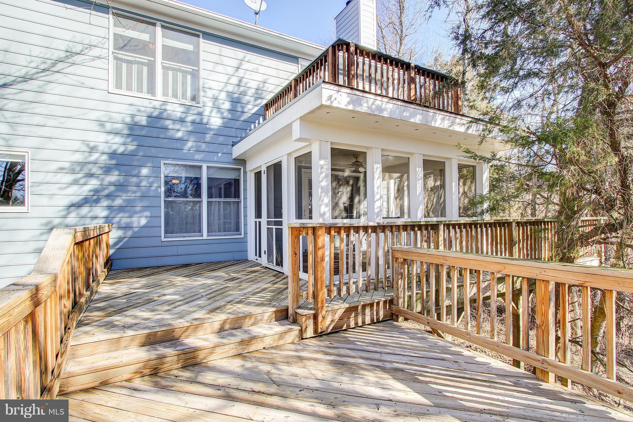 39189 Aldie Road Aldie, VA 20105 - Photo 30 of 30 Screened in Porch opens to Several Decks.