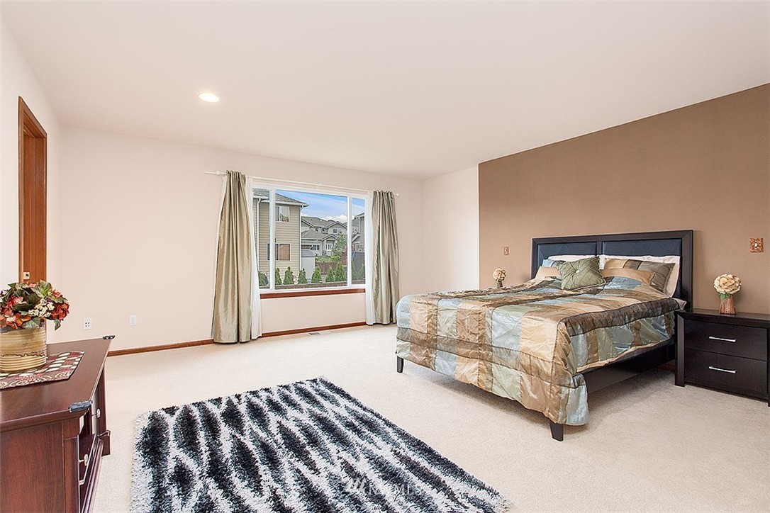 5930 Northeast 2nd Court Renton, WA 98059 - Photo 15 of 25