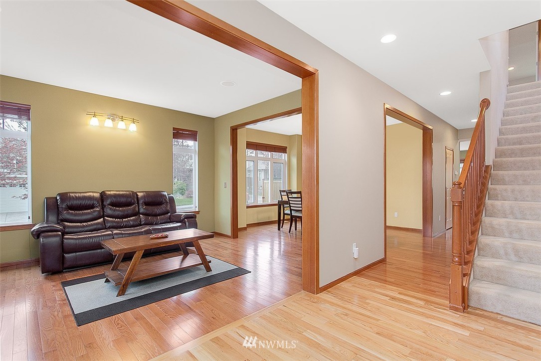 5930 Northeast 2nd Court Renton, WA 98059 - Photo 4 of 25