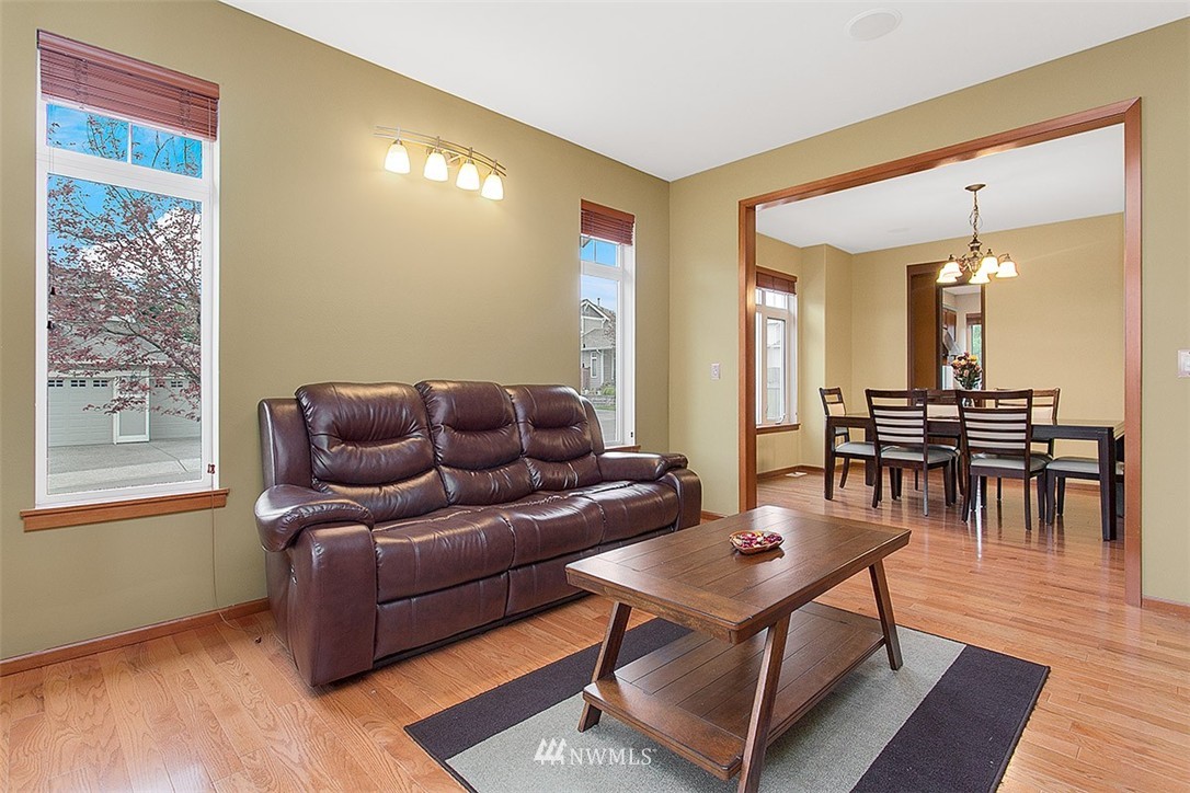 5930 Northeast 2nd Court Renton, WA 98059 - Photo 5 of 25