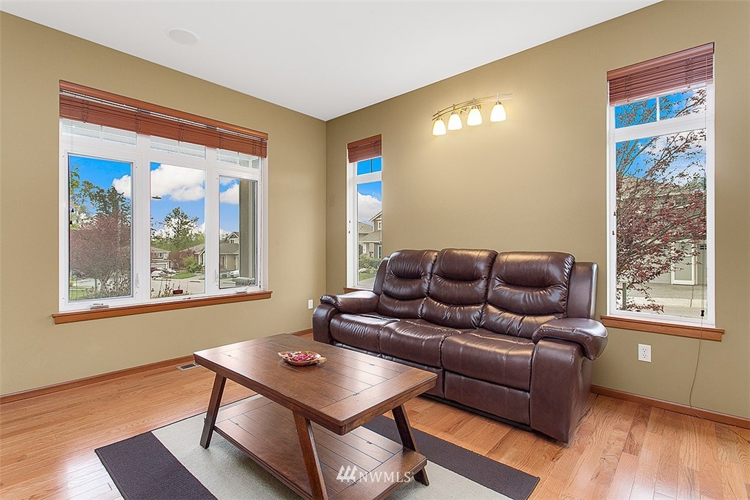 5930 Northeast 2nd Court Renton, WA 98059 - Photo 6 of 25