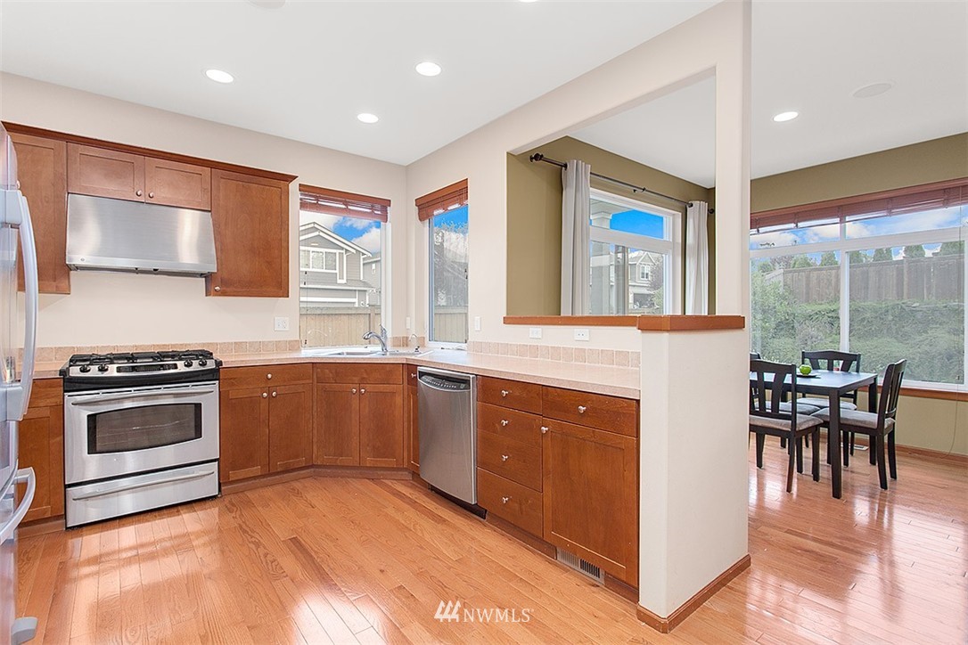 5930 Northeast 2nd Court Renton, WA 98059 - Photo 7 of 25