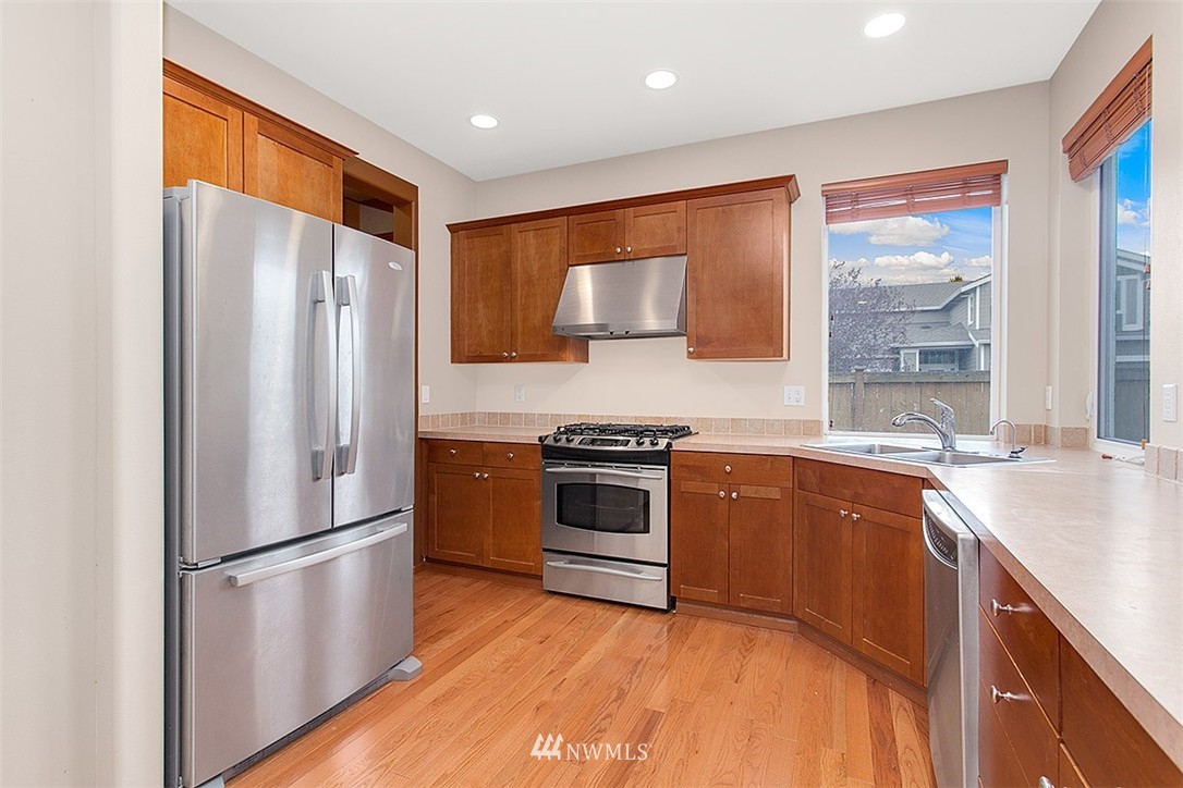 5930 Northeast 2nd Court Renton, WA 98059 - Photo 8 of 25
