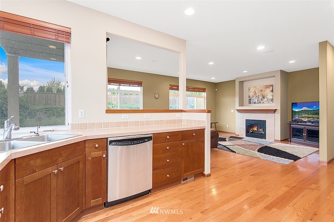 5930 Northeast 2nd Court Renton, WA 98059 - Photo 9 of 25