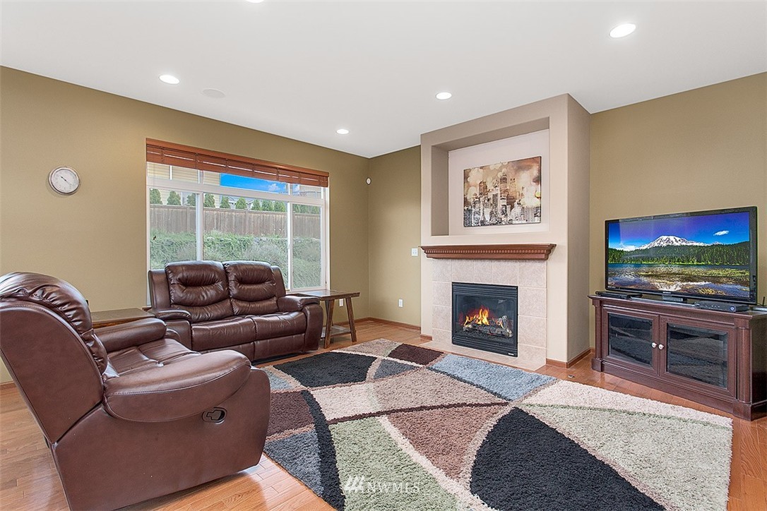 5930 Northeast 2nd Court Renton, WA 98059 - Photo 10 of 25