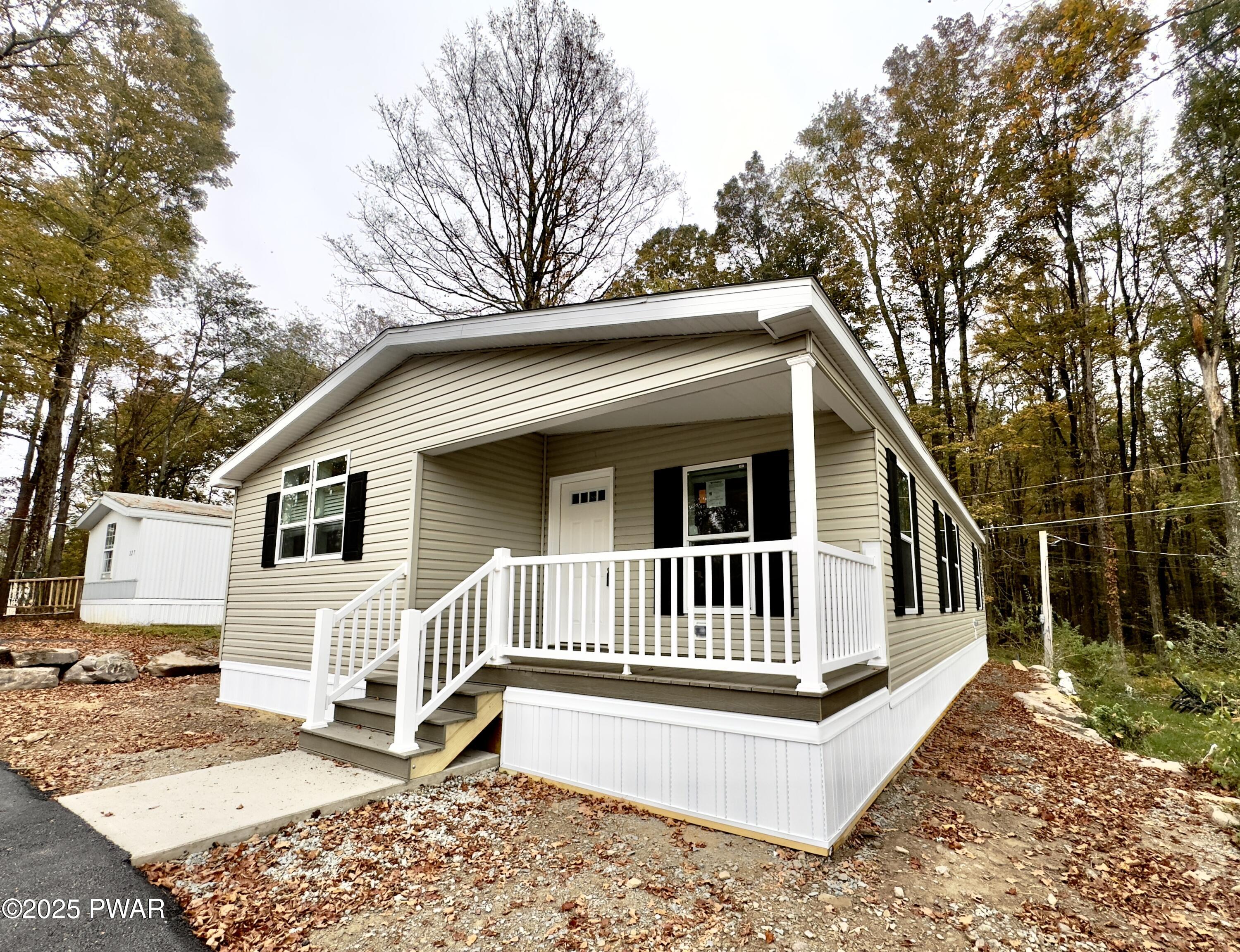 125 Middle Road Greentown, PA 18426 - Photo 1 of 46 125 Middle Rd