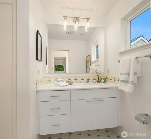 $739,950 | 1929 42nd Avenue East, Unit B, Seattle, WA 98112