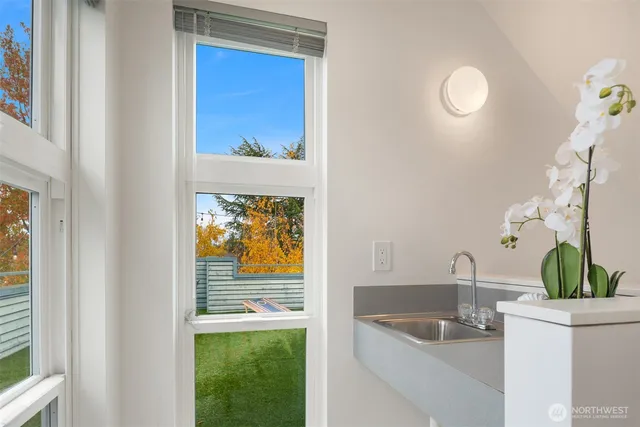 $739,950 | 1929 42nd Avenue East, Unit B, Seattle, WA 98112