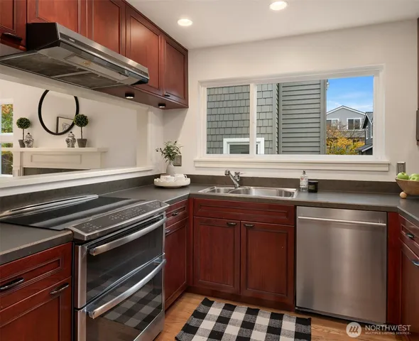 $739,950 | 1929 42nd Avenue East, Unit B, Seattle, WA 98112