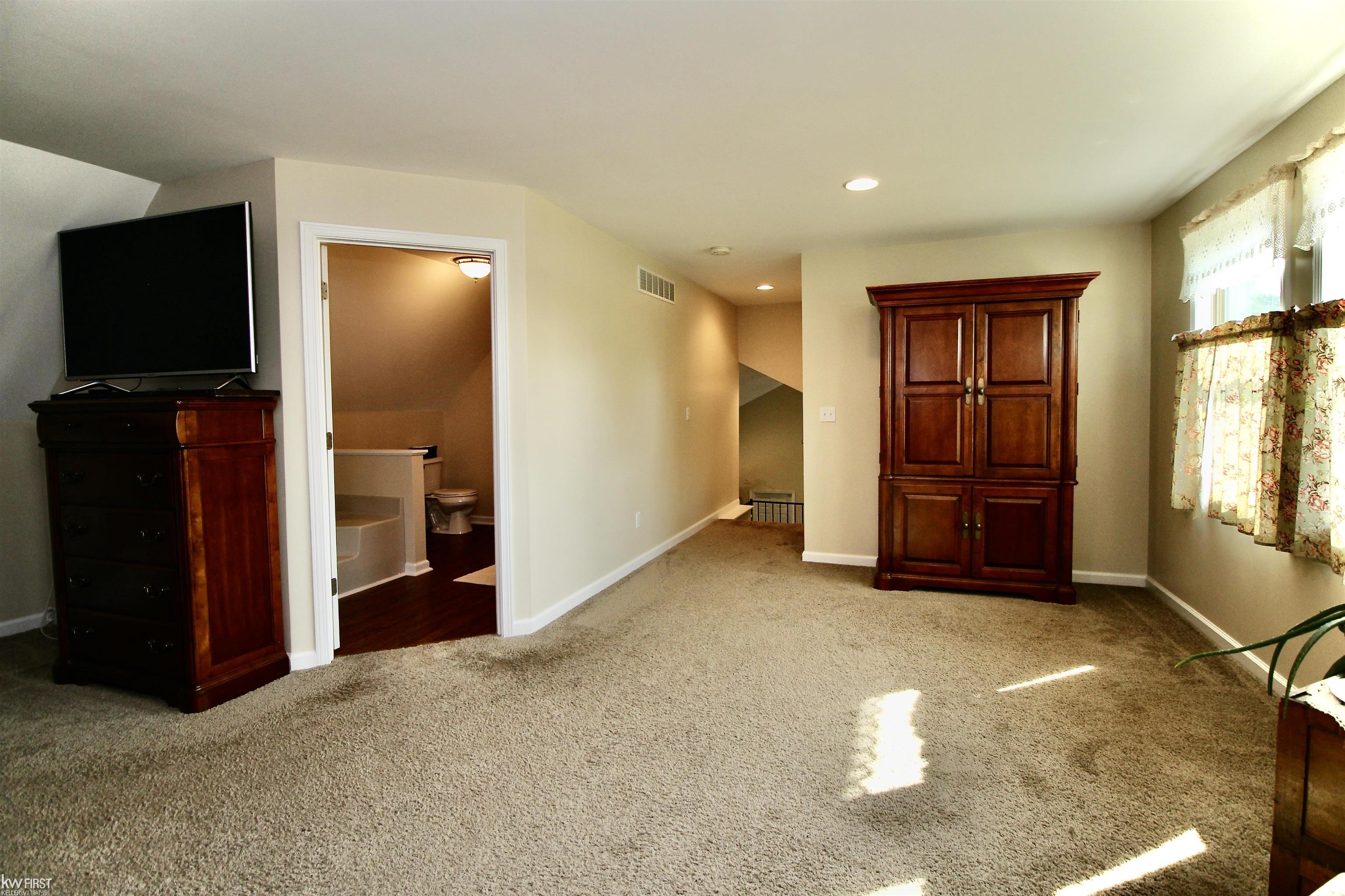 10508 West Frances Road Montrose, MI 48457 - Photo 23 of 36 50090139-22.JPG