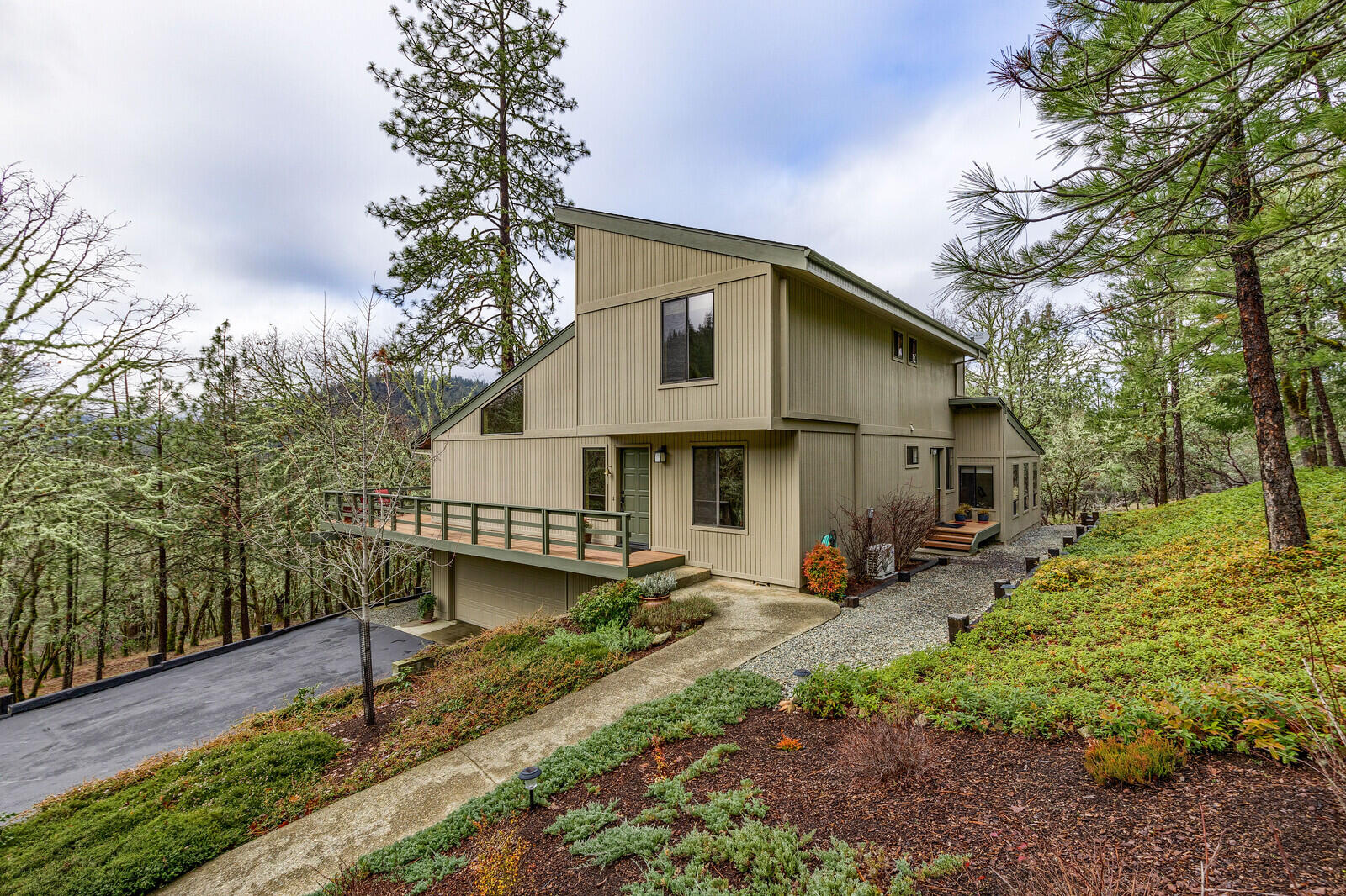 760 Keen Road Grants Pass, OR 97527 - Photo 1 of 60 07_KR_7_mls