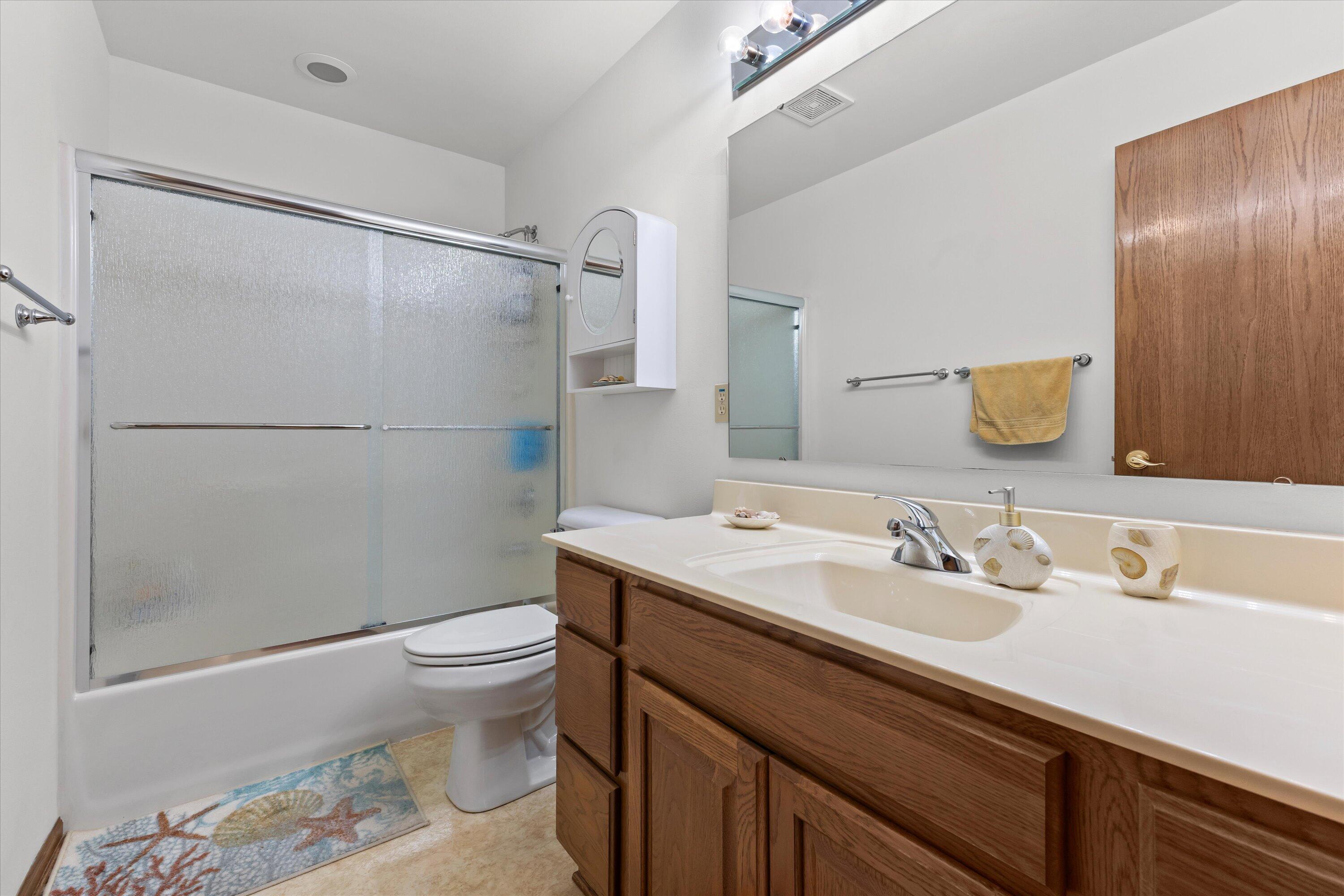 4922 26th Street Kenosha, WI 53144 - Photo 21 of 40 Full bath