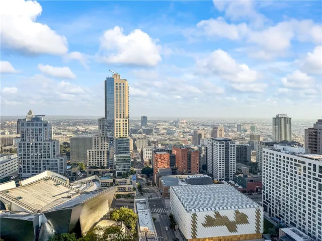 a picture of city view