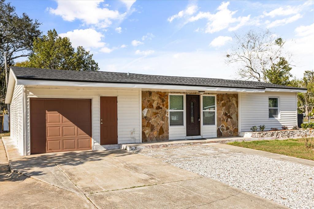 930 Radcliff Street Deltona, FL 32725 - Photo 2 of 24