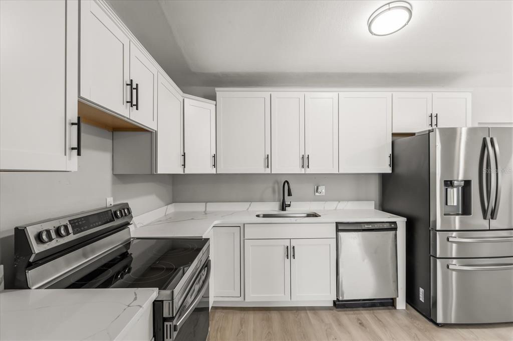 930 Radcliff Street Deltona, FL 32725 - Photo 5 of 24