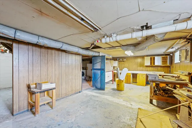 a view of a storage & utility room