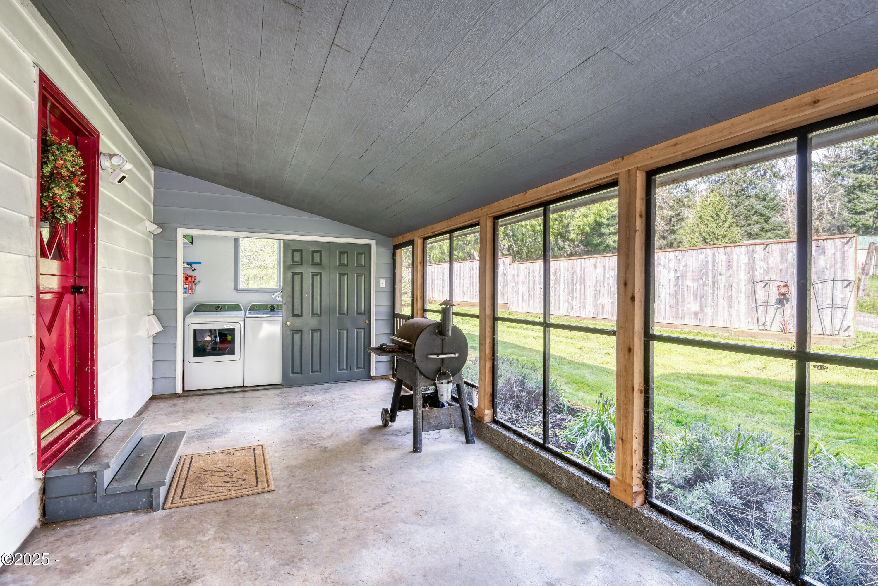 312 Southeast Davis Road Newport, OR 97365 - Photo 5 of 30 Enclosed front patio & entry