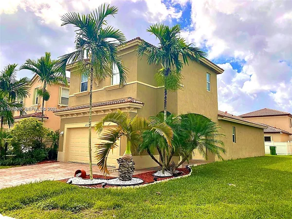 $2,900 | 3910 Northeast 13th Drive, Unit 2, Homestead, FL 33033