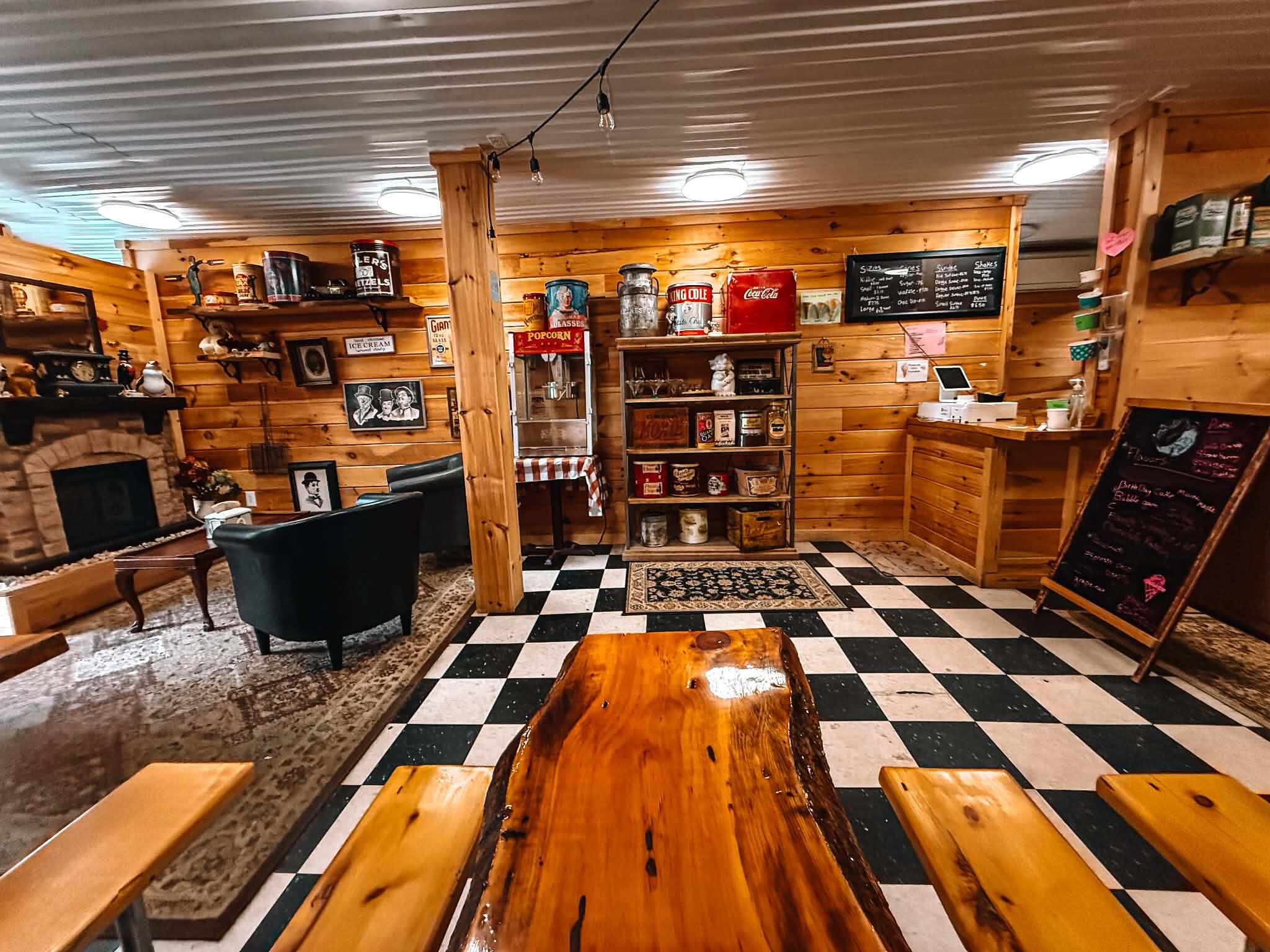 77 Main Street Bradley, ME 04411 - Photo 11 of 44 customer space