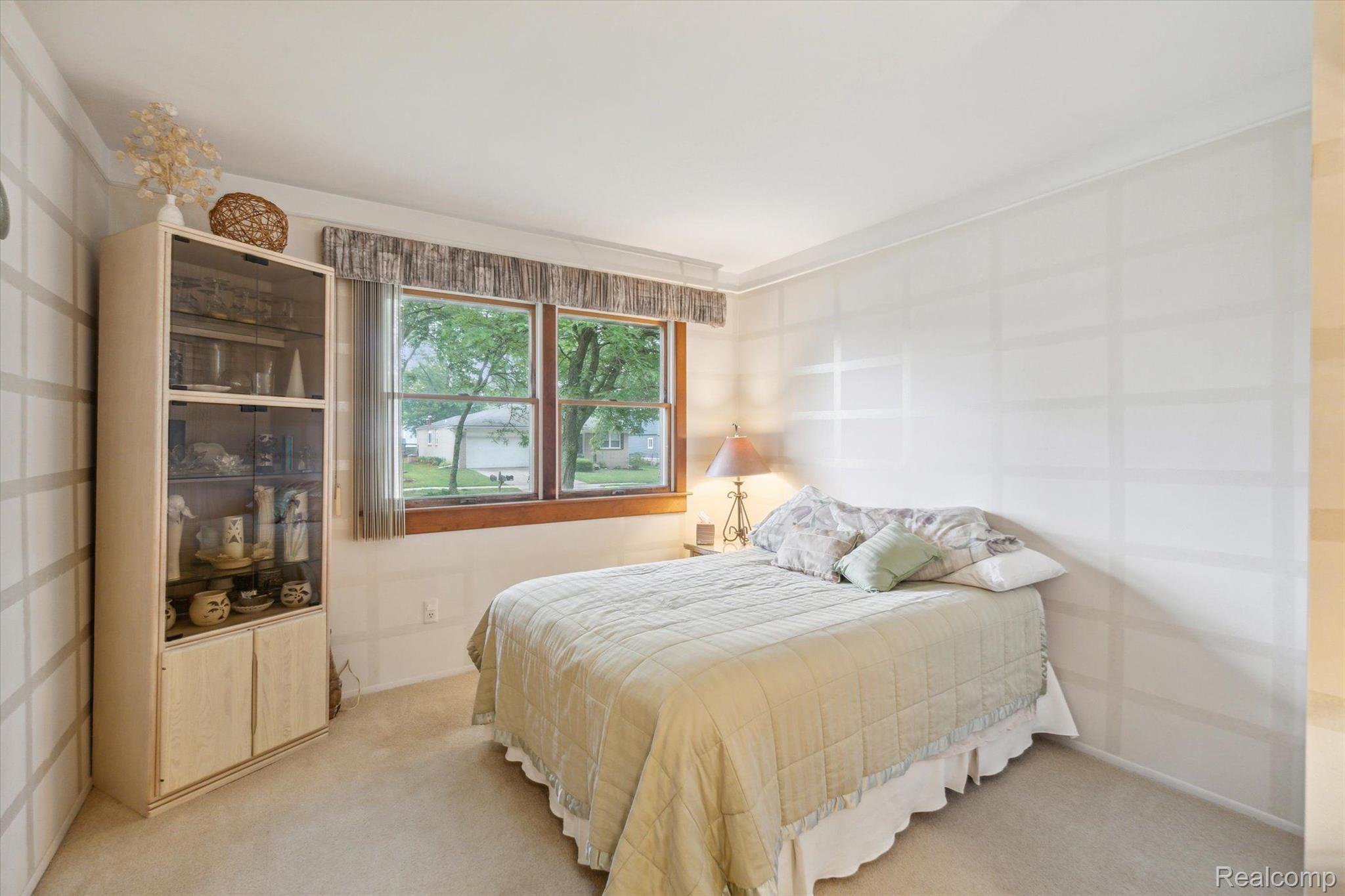 42519 Park Ridge Road Novi, MI 48375 - Photo 16 of 25 2nd bedroom!
