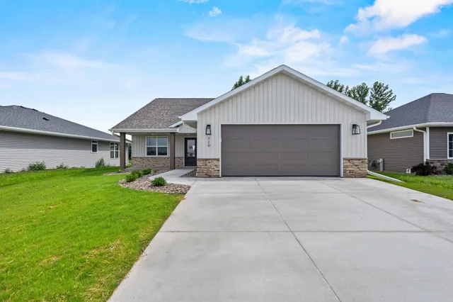 $429,900 | 710 Tambour Court, De Pere, WI 54115