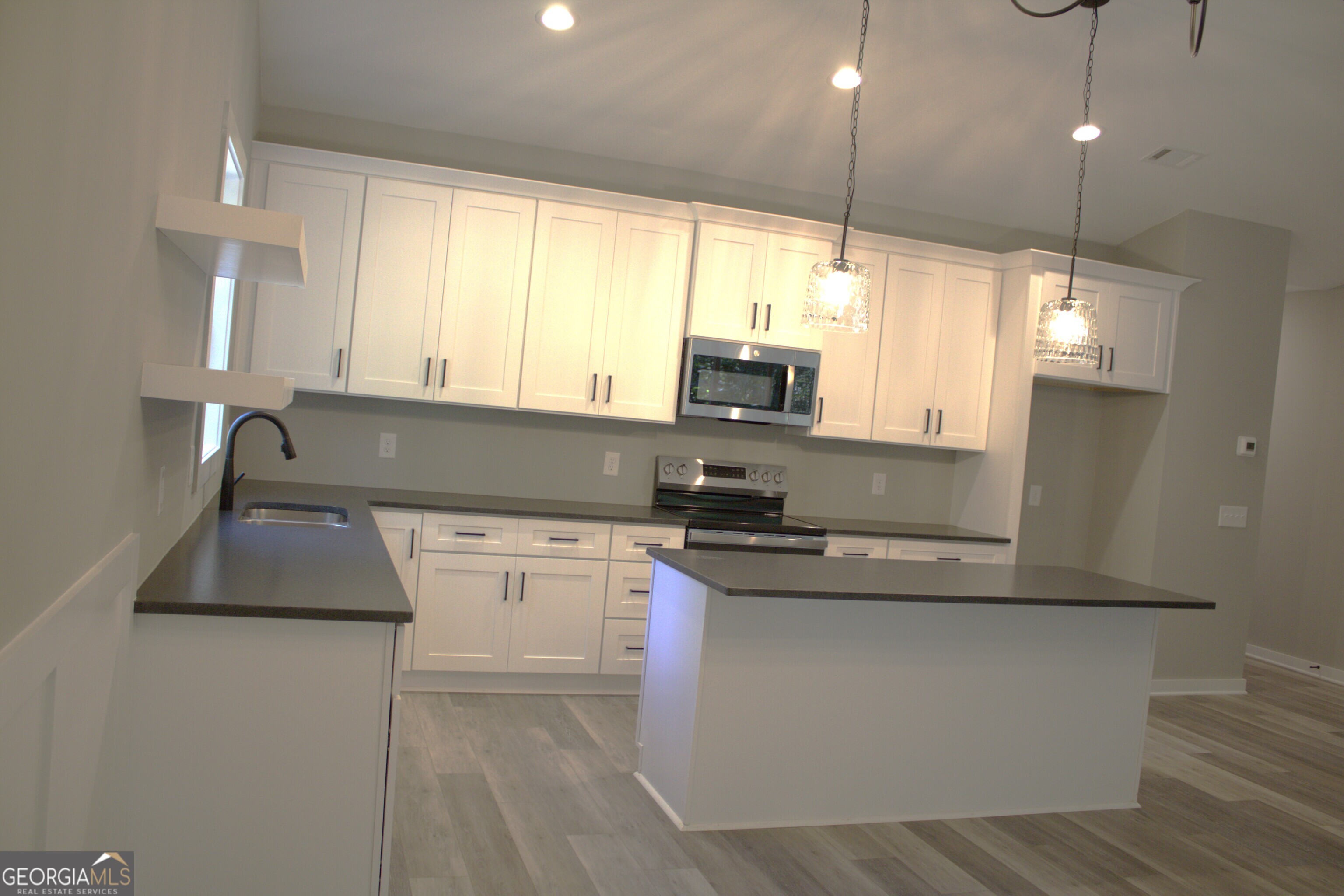 251 North Point Circle Hartwell, GA 30643 - Photo 6 of 15