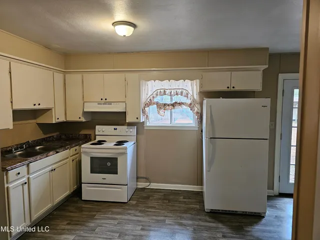 $1,095 | 3008 Willow Drive, Meridian, MS 39307