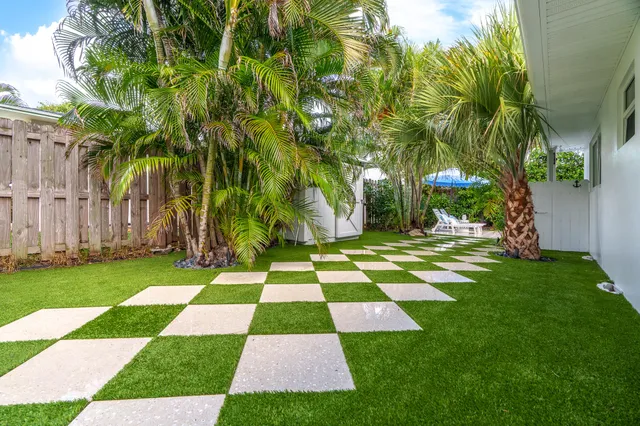 $1,995,000 | 7 Fayette Drive, Ocean Ridge, FL 33435