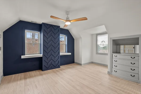 $399,900 | 2718 96th Place, Evergreen Park, IL 60805