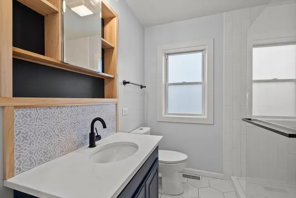$399,900 | 2718 96th Place, Evergreen Park, IL 60805