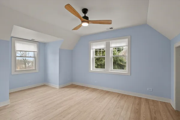$399,900 | 2718 96th Place, Evergreen Park, IL 60805