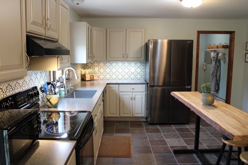 482 Turners Falls Road Montague, MA 01351 - Photo 20 of 41 Gallery Image 20