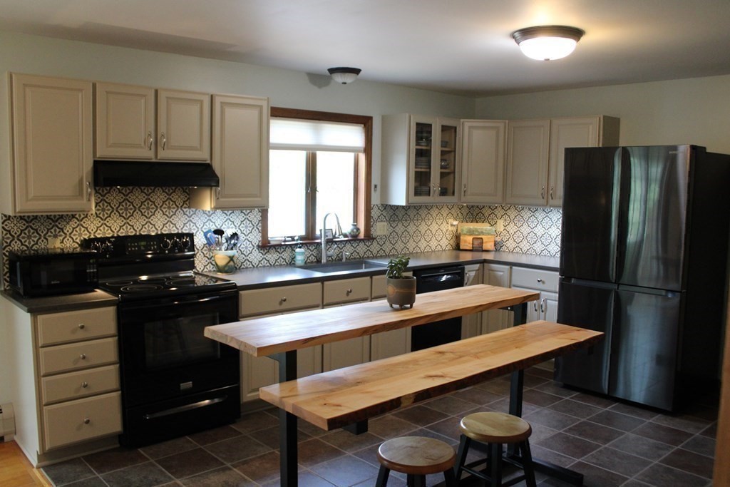 482 Turners Falls Road Montague, MA 01351 - Photo 21 of 41 Gallery Image 21