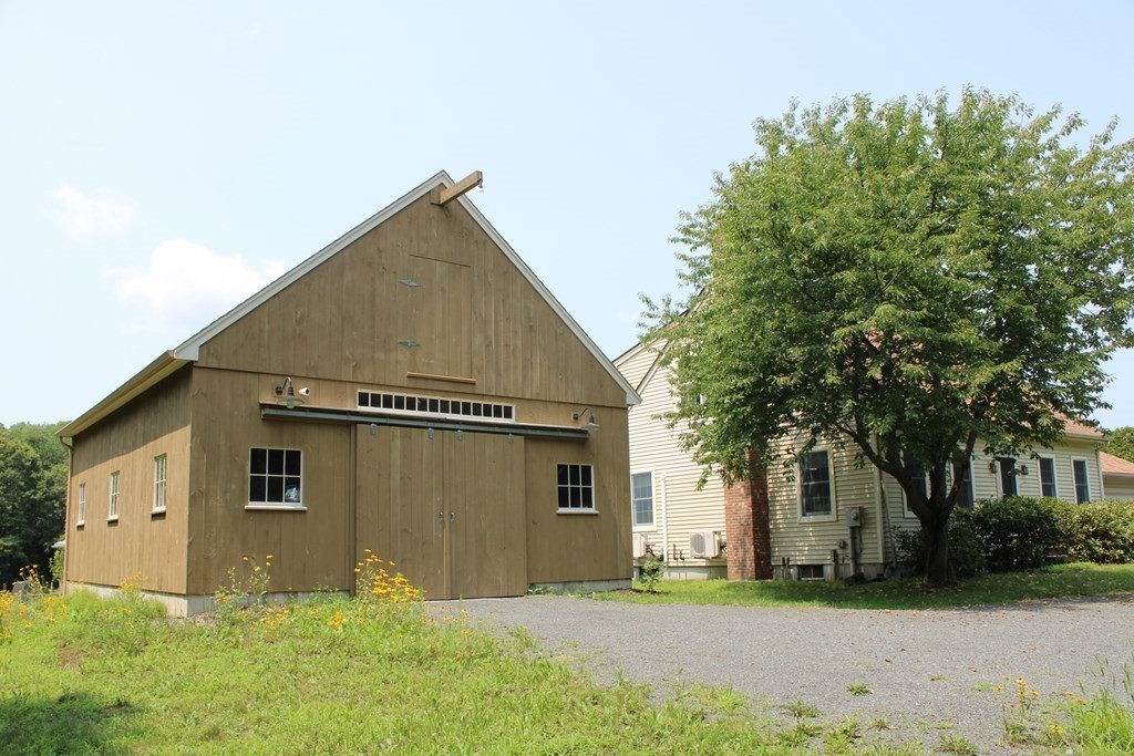 482 Turners Falls Road Montague, MA 01351 - Photo 4 of 41 Gallery Image 4