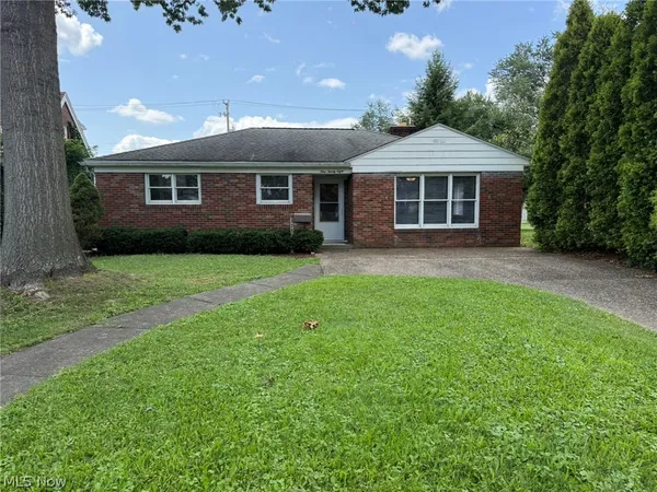 $209,900 | 928 South Broadway Street, New Philadelphia, OH 44663
