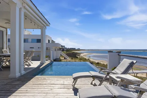 $4,750,000 | 688 Dune Road, West Hampton Dunes, NY 11978