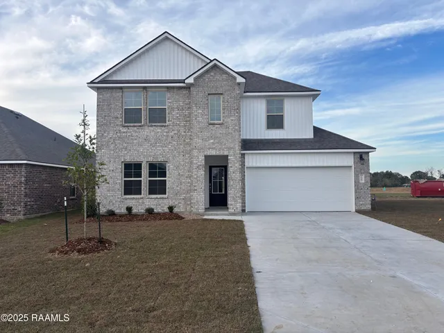 $318,500 | 1502 Highland Drive, New Iberia, LA 70560