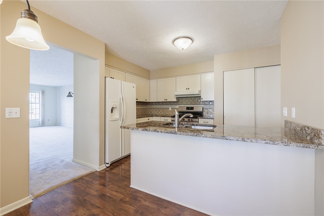 8 Braintree Crescent Penfield, NY 14580 - Photo 11 of 29