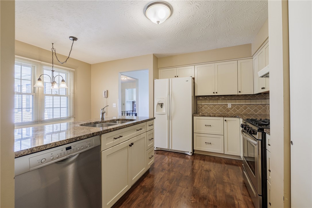 8 Braintree Crescent Penfield, NY 14580 - Photo 12 of 29