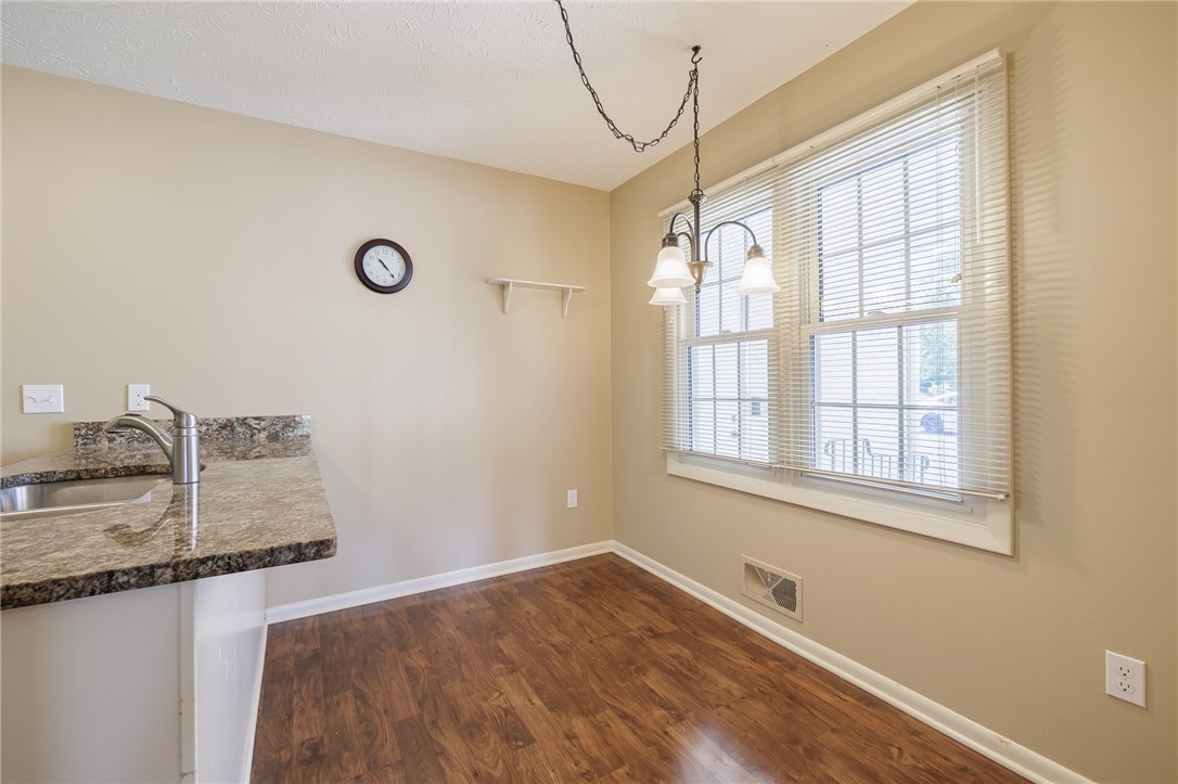 8 Braintree Crescent Penfield, NY 14580 - Photo 14 of 29