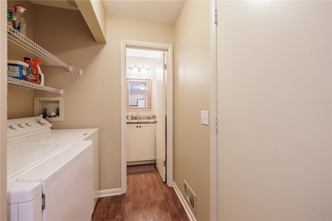 8 Braintree Crescent Penfield, NY 14580 - Photo 15 of 29