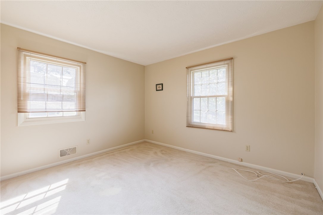 8 Braintree Crescent Penfield, NY 14580 - Photo 19 of 29