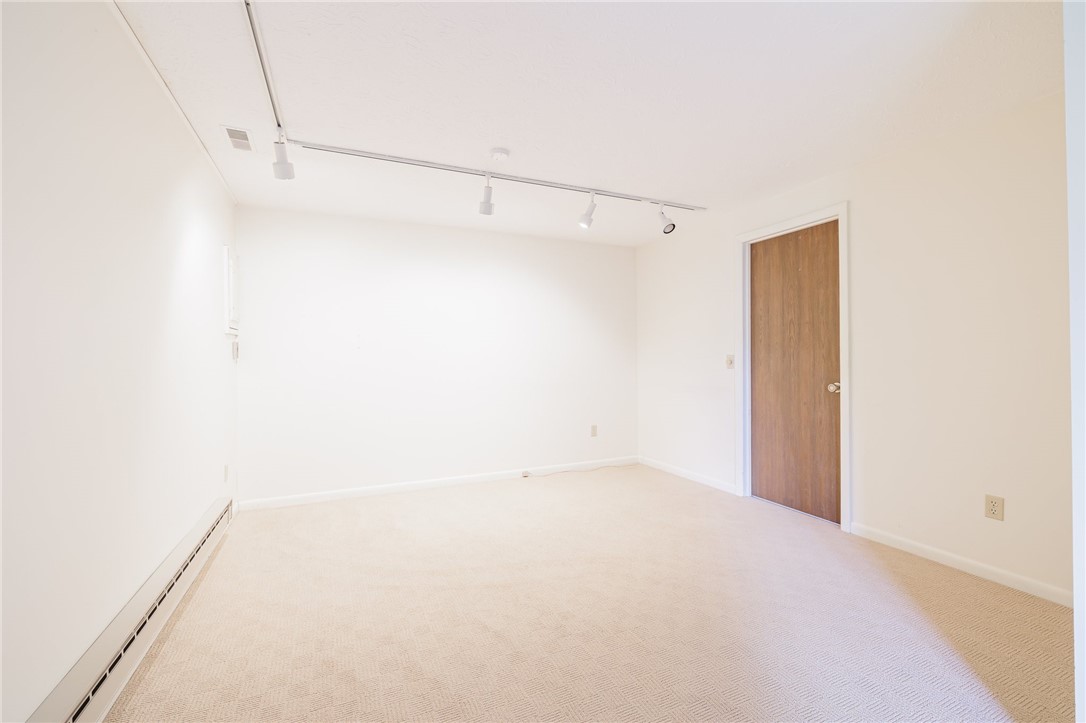 8 Braintree Crescent Penfield, NY 14580 - Photo 25 of 29