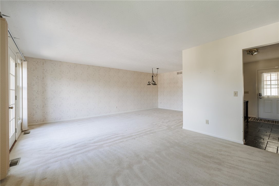 8 Braintree Crescent Penfield, NY 14580 - Photo 9 of 29