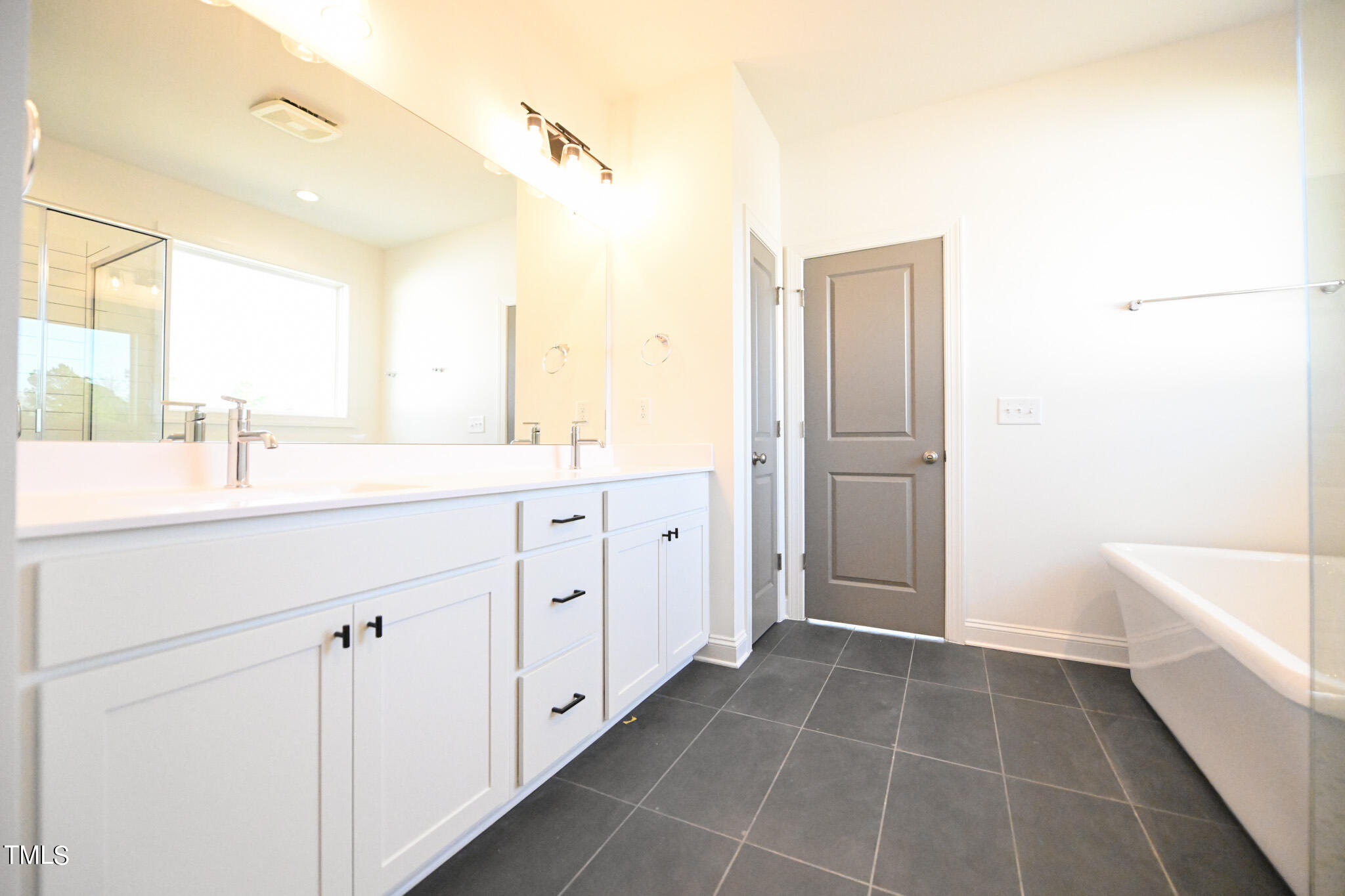 93 Maeview Lane Raleigh, NC 27603 - Photo 21 of 42 021