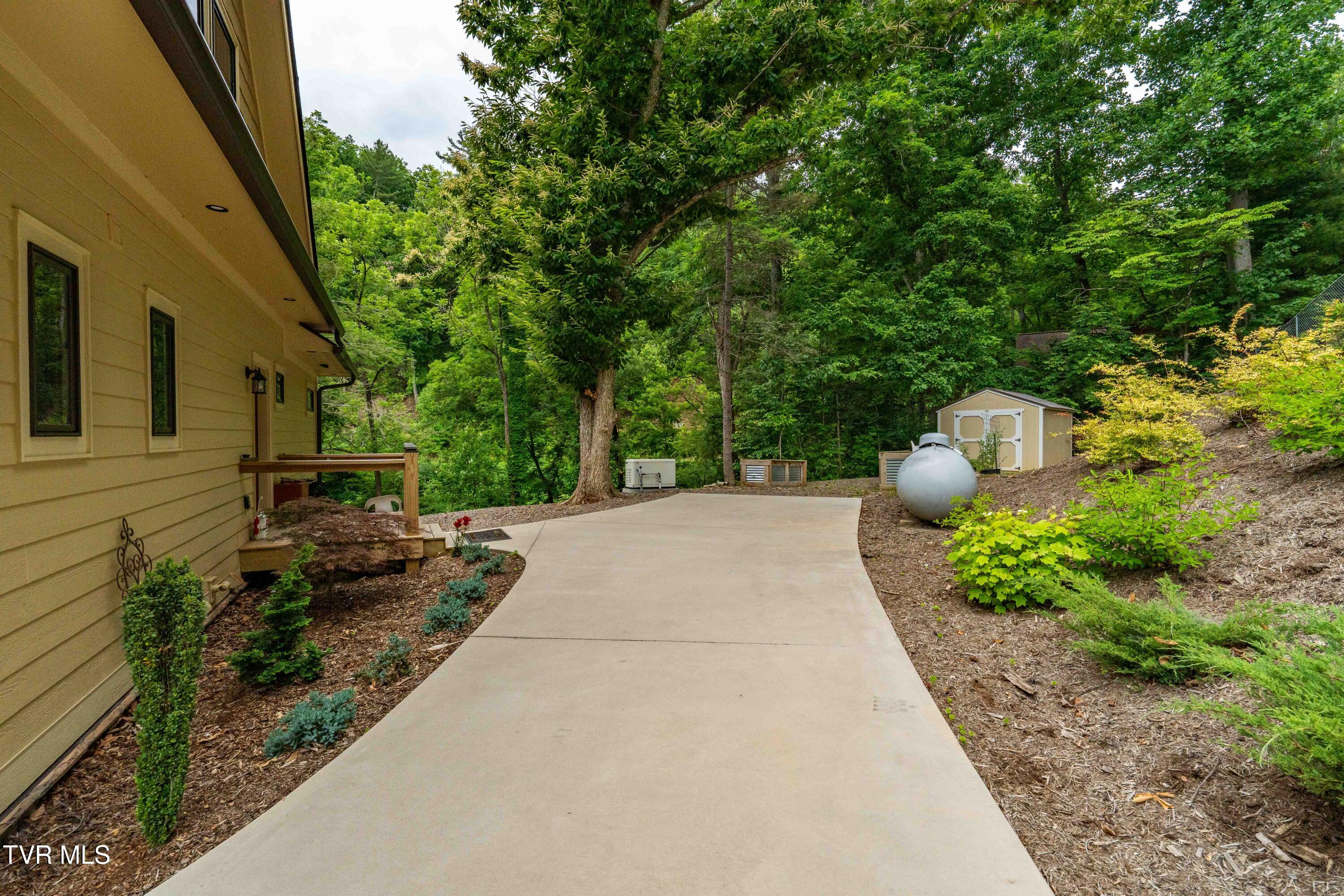 175 Lakeside Drive Butler, TN 37640 - Photo 72 of 102 175 Lakeside Dr (38 of 117)