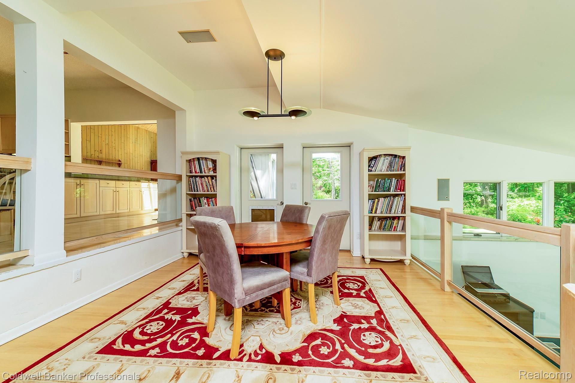 950 East Romeo Road Oakland, MI 48363 - Photo 5 of 36 004-photo-dining-room-7142199.jpg