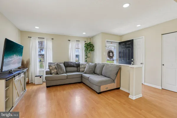 $460,000 | 5720 Cedar Lane, Columbia, MD 21044