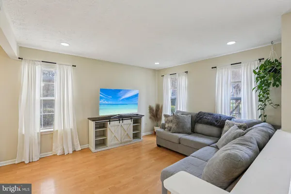 $460,000 | 5720 Cedar Lane, Columbia, MD 21044